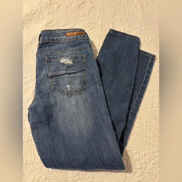 Dollhouse jeans, size 7 distressed, no stains - Picture 6 of 6